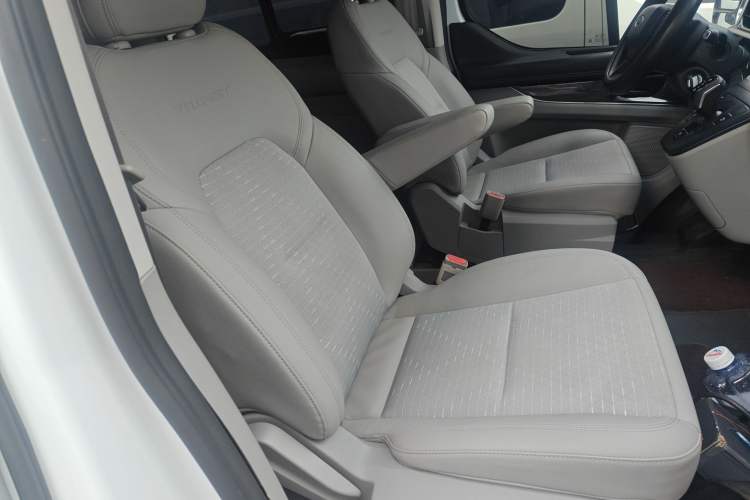 Used Ford Transit 2023 2.0T Diesel Automatic Commercial & Travel Version Mid-axle Low-roof Design 7/8/9-Seater Right Front Seat