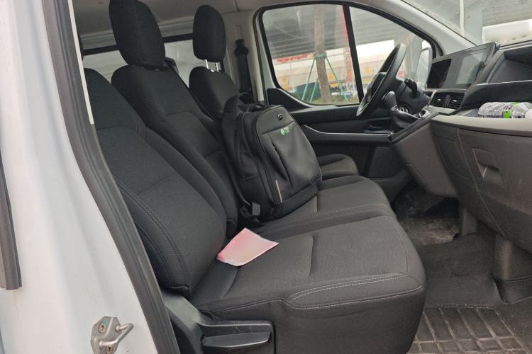 Used Ford Transit 2023 2.0T Gasoline Manual Multifunction Commercial Vehicle Short Wheelbase Low Roof 5/6 Seats Right Front Seat