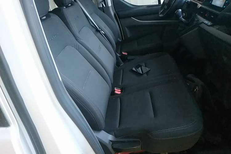 Used Ford Transit 2023 2.0T Diesel Manual Multifunction Commercial Vehicle Short Wheelbase Low Roof 5/6 Seats Right Front Seat