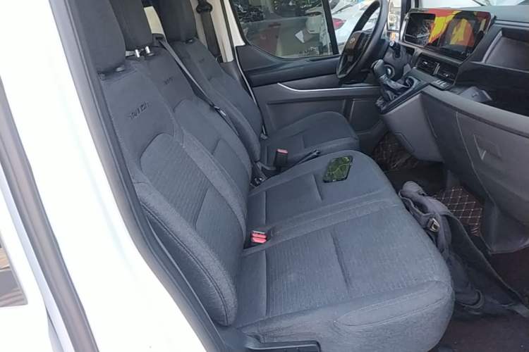 Used Ford Transit 2023 2.0T Diesel Manual Multifunction Commercial Vehicle Short Wheelbase Low Roof 5/6 Seats Right Front Seat