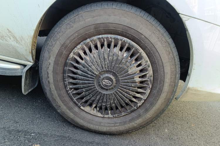 Used Ford Transit 2023 2.0T Diesel Manual Commercial & Travel Version Mid-axle Medium Roof 7/8/9-Seater Right Front Wheel Hub