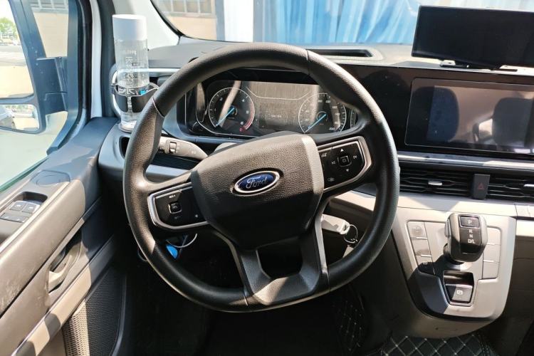 Used Ford Transit 2023 2.0T Diesel Automatic Multi-Function Commercial Vehicle Short Wheelbase Low Roof 5/6 Seats Steering Wheel