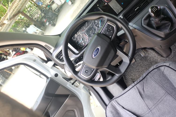 Used Ford Transit 2023 2.0T Diesel Manual Multifunction Commercial Vehicle Mid-axle Low-Roof Design 5/6 Seats Steering Wheel