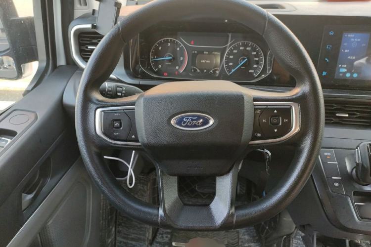 Used Ford Transit 2023 2.0T Diesel Automatic Multi-Function Commercial Vehicle Mid-Axle Low-Roof Design 5/6 Seats Steering Wheel