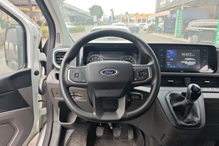 Used Ford Transit 2023 2.0T Gasoline Manual Multifunction Commercial Vehicle Short Wheelbase Low Roof 5/6 Seats Steering Wheel
