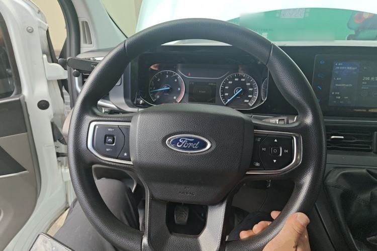 Used Ford Transit 2023 2.0T Diesel Manual Multifunction Commercial Vehicle Short Wheelbase Mid-Roof Design 5/6 Seats Steering Wheel