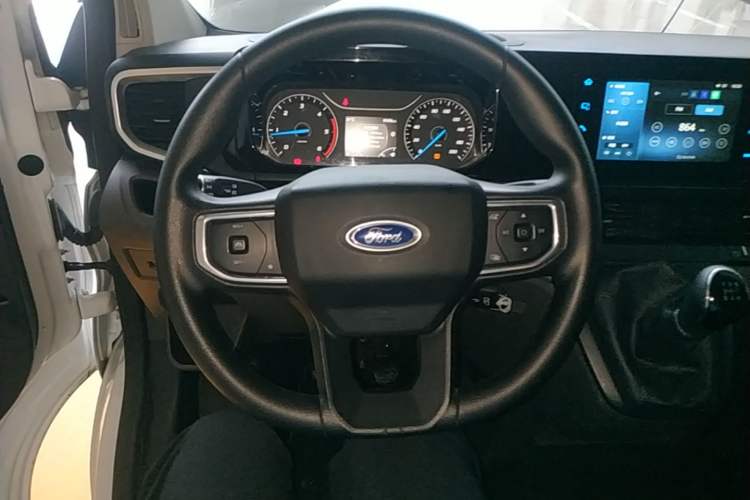 Used Ford Transit 2023 2.0T Diesel Manual Multifunction Commercial Vehicle Short Wheelbase Low Roof 5/6 Seats Steering Wheel