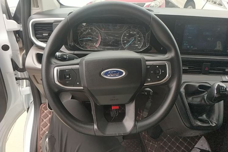 Used Ford Transit 2023 2.0T Diesel Manual Multifunction Commercial Vehicle Short Wheelbase Low Roof 5/6 Seats Steering Wheel