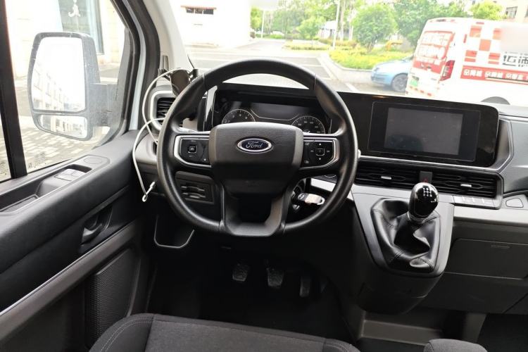 Used Ford Transit 2023 2.0T Gasoline Manual Multifunction Commercial Vehicle Short Wheelbase Low Roof 5/6 Seats Steering Wheel