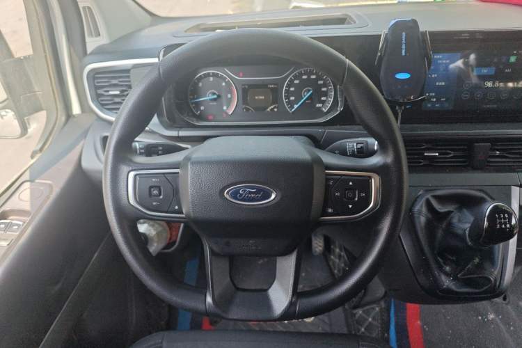 Used Ford Transit 2023 2.0T Diesel Manual Multifunction Commercial Vehicle Short Wheelbase Low Roof 5/6 Seats Steering Wheel