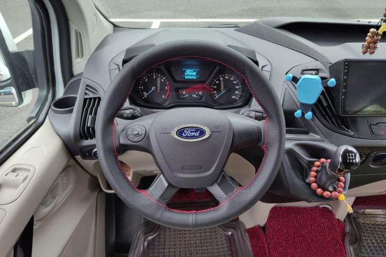 Used Ford Transit 2023 2.0T Diesel Manual Commercial & Travel Version Mid-axle Low-roof Design 7/8/9-Seater Steering Wheel
