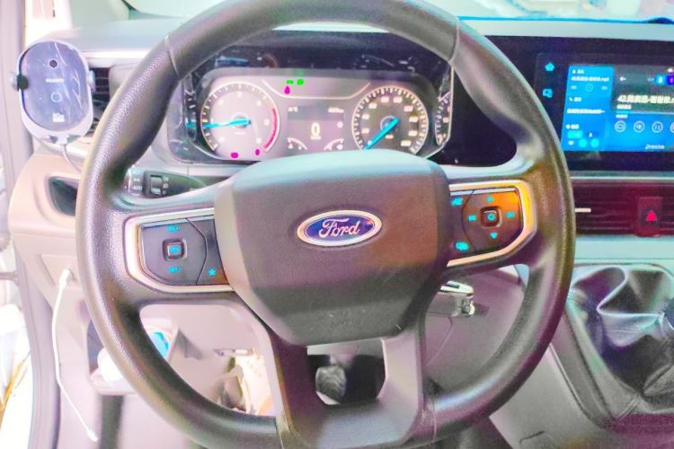 Used Ford Transit 2023 2.0T Diesel Manual Multifunction Commercial Vehicle Short Wheelbase Low Roof 5/6 Seats Steering Wheel