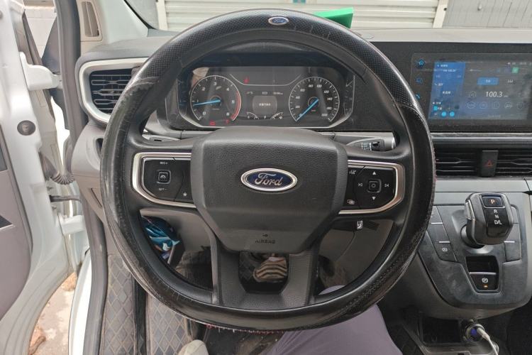 Used Ford Transit 2023 2.0T Diesel Automatic Multi-Function Commercial Vehicle Short Wheelbase Low Roof 5/6 Seats Steering Wheel