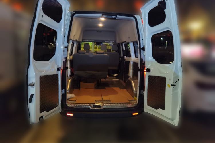 Used Ford Transit 2023 2.0T Gasoline Automatic Multi-Function Commercial Vehicle Short Wheelbase Mid-Roof Design 5/6 Seats Trunk