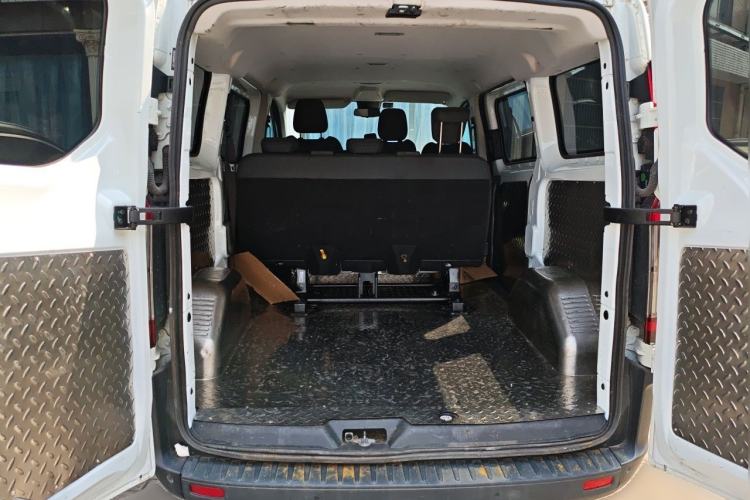 Used Ford Transit 2023 2.0T Diesel Automatic Multi-Function Commercial Vehicle Short Wheelbase Low Roof 5/6 Seats Trunk