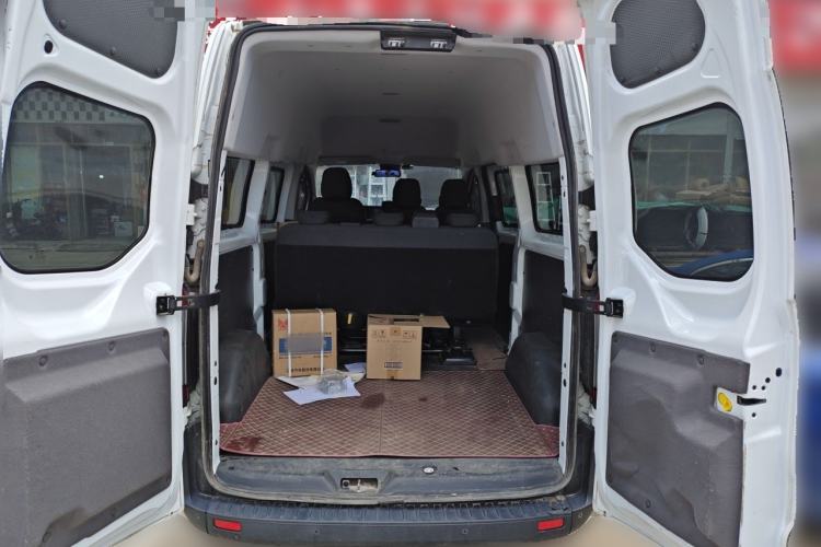 Used Ford Transit 2023 2.0T Diesel Manual Multifunction Commercial Vehicle Mid-axle Mid-roof 5/6 Seats Trunk