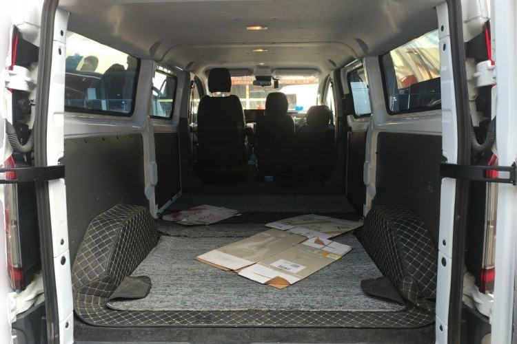 Used Ford Transit 2023 2.0T Diesel Automatic Multi-Function Commercial Vehicle Mid-Axle Low-Roof Design 5/6 Seats Trunk