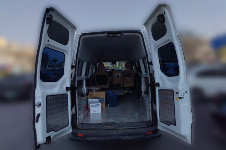 Used Ford Transit 2023 2.0T Diesel Automatic Multi-Purpose Commercial Vehicle Mid-Frame Mid-Roof 5/6 Seats Trunk