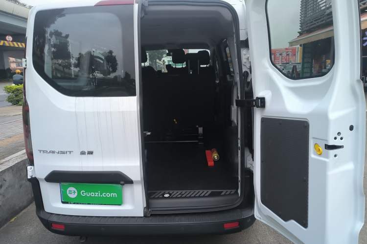Used Ford Transit 2023 2.0T Gasoline Manual Multifunction Commercial Vehicle Short Wheelbase Low Roof 5/6 Seats Trunk