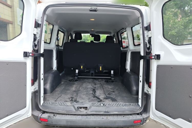 Used Ford Transit 2023 2.0T Gasoline Manual Multifunction Commercial Vehicle Short Wheelbase Low Roof 5/6 Seats Trunk