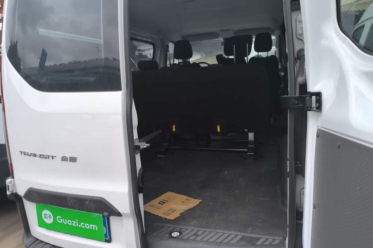 Used Ford Transit 2023 2.0T Gasoline Manual Multifunction Commercial Vehicle Short Wheelbase Low Roof 5/6 Seats Trunk