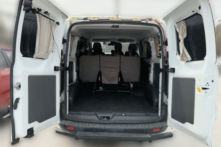 Used Ford Transit 2023 2.0T Gasoline Manual Multifunction Commercial Vehicle Short Wheelbase Low Roof 5/6 Seats Trunk