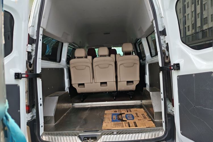 Used Ford Transit 2023 2.0T Diesel Manual Multifunction Commercial Vehicle Mid-axle Mid-roof 5/6 Seats Trunk