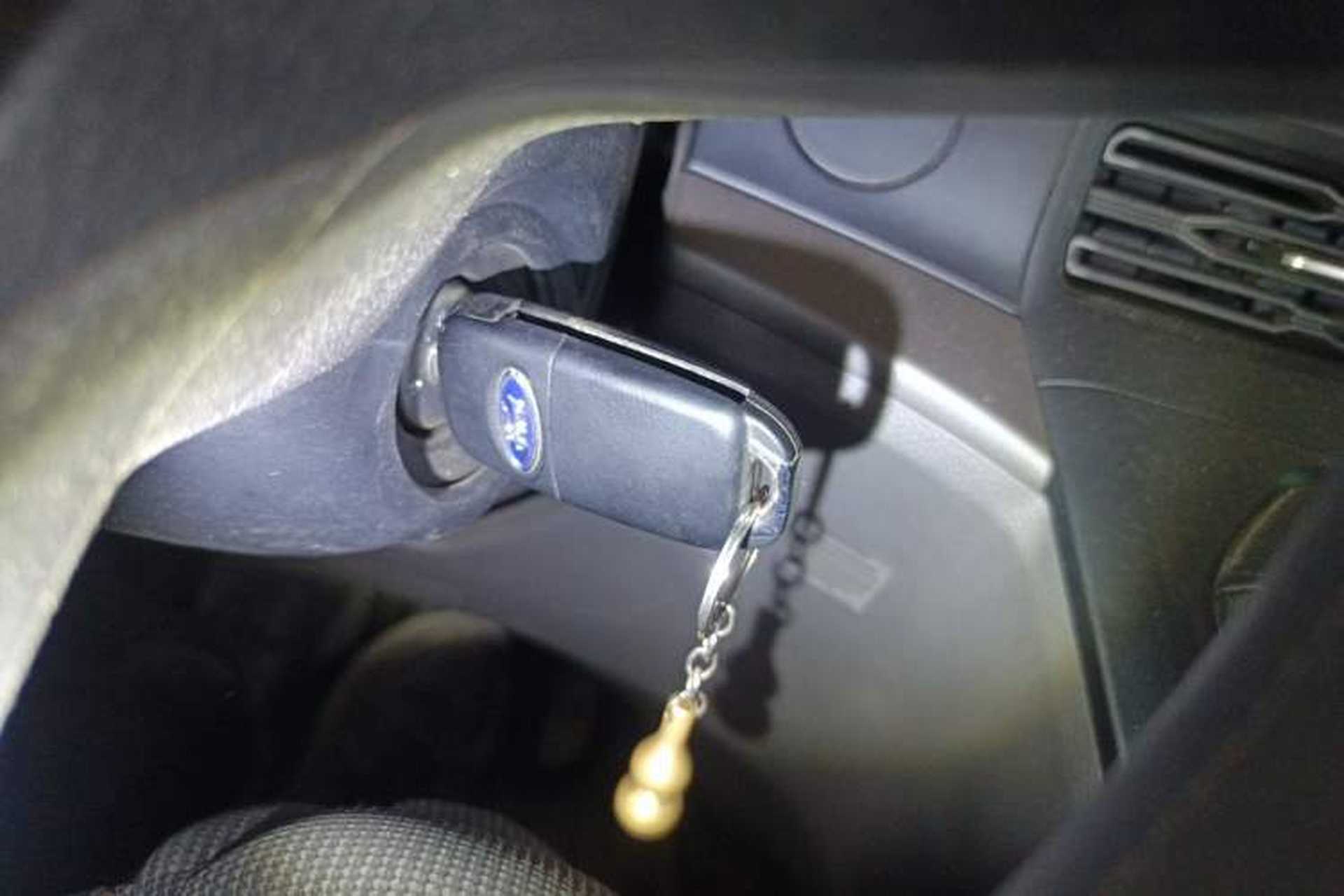 Used Ford Transit 2023 2.0T Diesel Manual Multifunction Commercial Vehicle Short Wheelbase Low Roof 5/6 Seats Vehicle Key