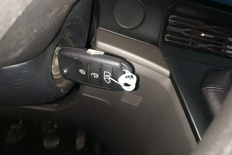 Used Ford Transit 2023 2.0T Diesel Manual Multifunction Commercial Vehicle Short Wheelbase Low Roof 5/6 Seats Vehicle Key