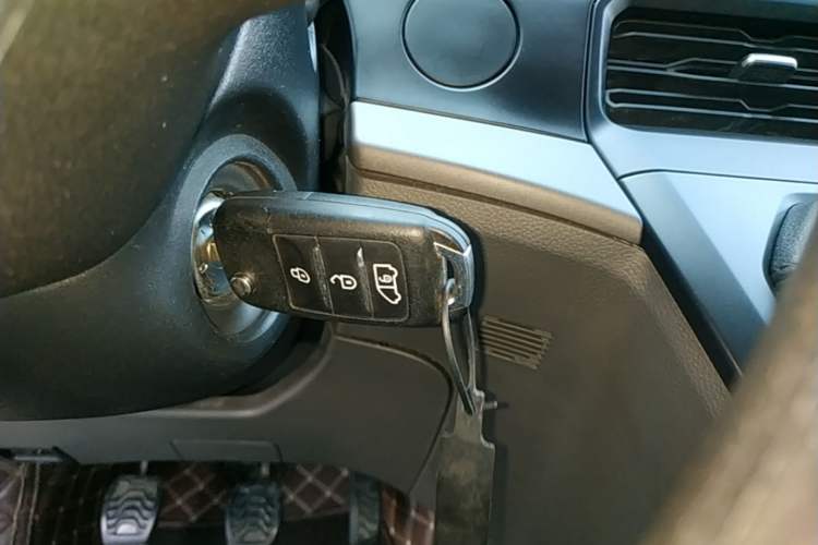 Used Ford Transit 2023 2.0T Diesel Manual Multifunction Commercial Vehicle Short Wheelbase Low Roof 5/6 Seats Vehicle Key