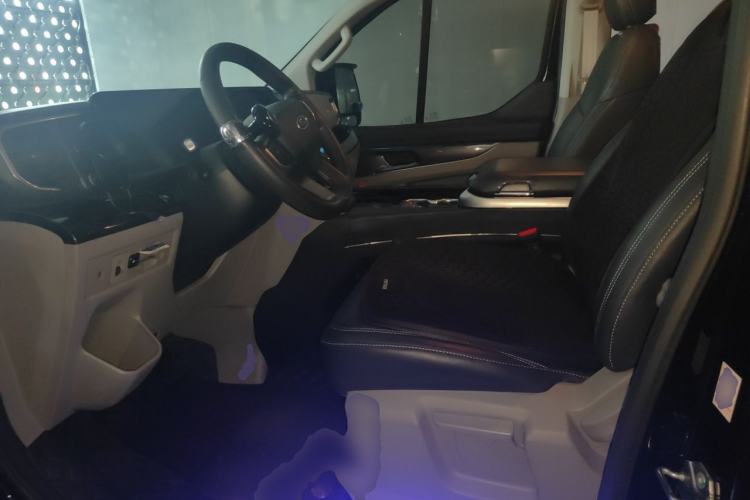 Used Ford Transit 2024 2.0T Gasoline Automatic Mid-Drive Mid-Roof Business-Class Bus Luxury Version with 7/8/9 Seats Driver Seat