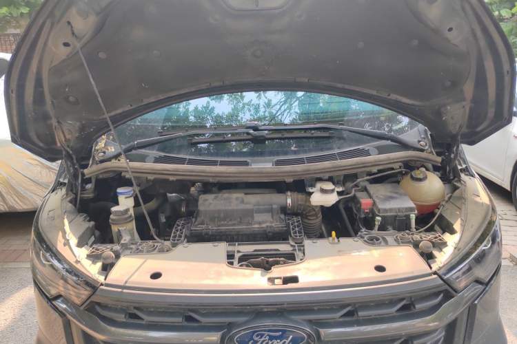 Used Ford Transit  Engine Bay