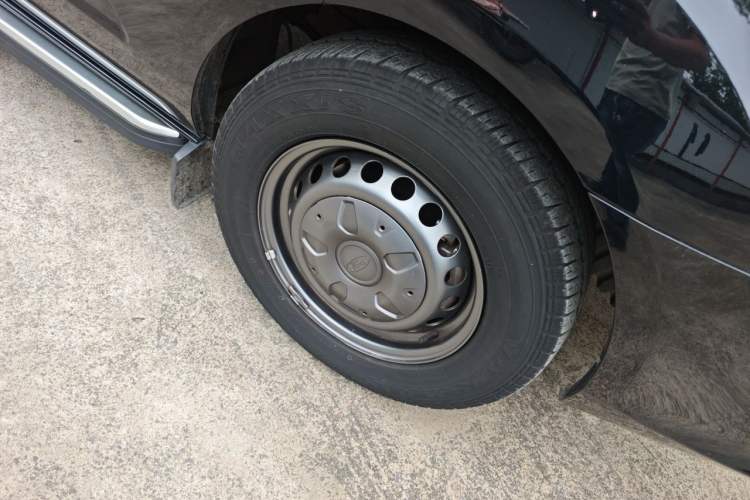 Used Ford Transit  Right Front Wheel Hub