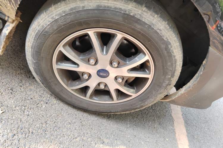 Used Ford Transit  Right Front Wheel Hub