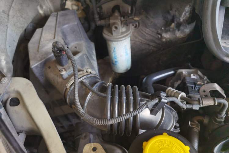 Used Ford Transit Custom 2009 2.4T Diesel Standard Version Long Wheelbase Mid-Roof China III Standard Engine Bay Right