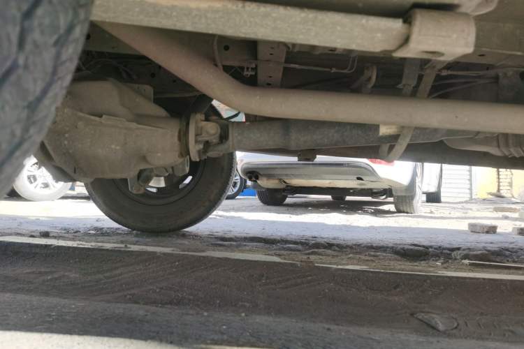 Used Ford Transit Custom 2009 2.4T Diesel Standard Version Short Wheelbase Mid-Roof China Stage III Chassis Rear Right