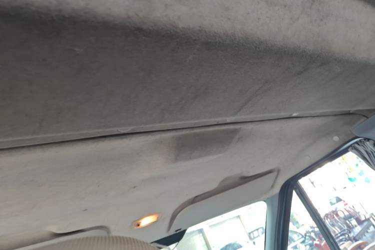 Used Ford Transit Custom 2009 2.4T Diesel Standard Version Short Wheelbase Low Roof China III Standard Headliner