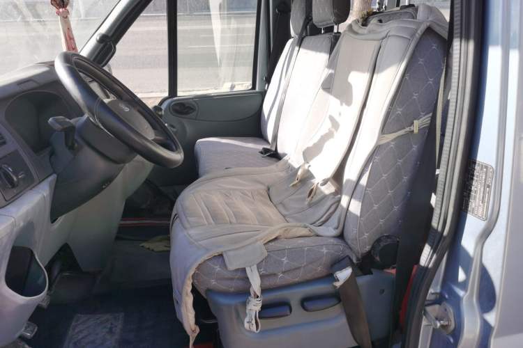 Used Ford Transit Custom 2009 2.4T Diesel Standard Version Short Wheelbase Mid-Roof China Stage III Left Front Seat