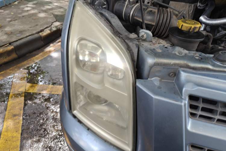 Used Ford Transit Custom 2009 2.4T Diesel Standard Version Short Wheelbase Low Roof China III Standard Right Front Headlight