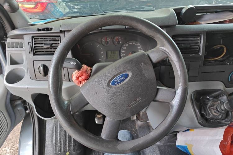 Used Ford Transit Custom 2009 2.4T Diesel Standard Version Short Wheelbase Low Roof China III Standard Steering Wheel
