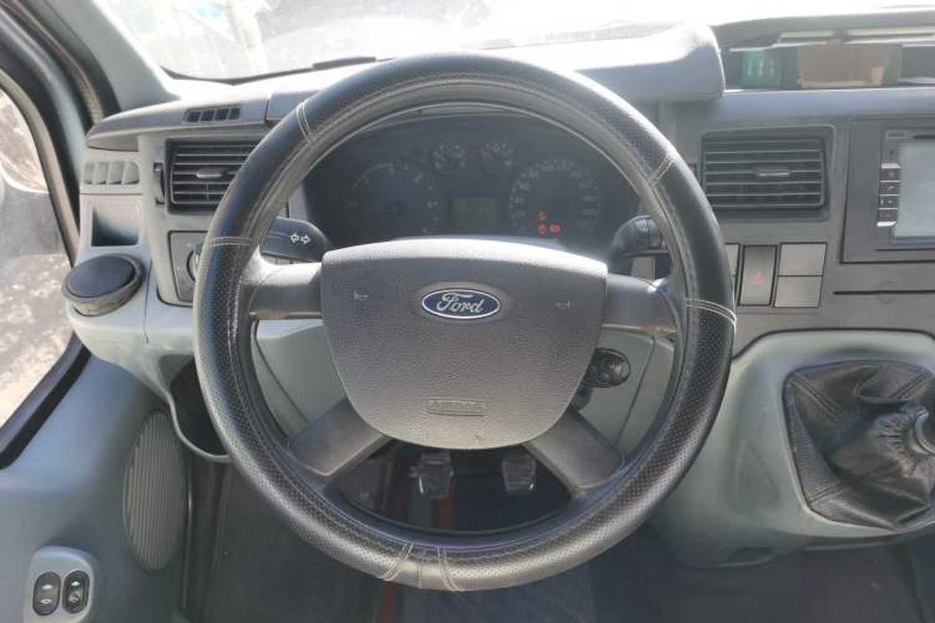 Used Ford Transit Custom 2009 2.4T Diesel Standard Version Short Wheelbase Mid-Roof China Stage III Steering Wheel