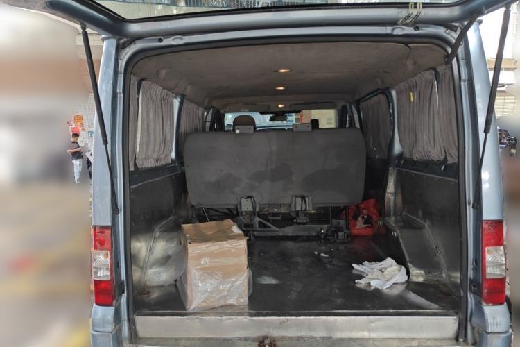 Used Ford Transit Custom 2009 2.4T Diesel Standard Version Short Wheelbase Low Roof China III Standard Trunk