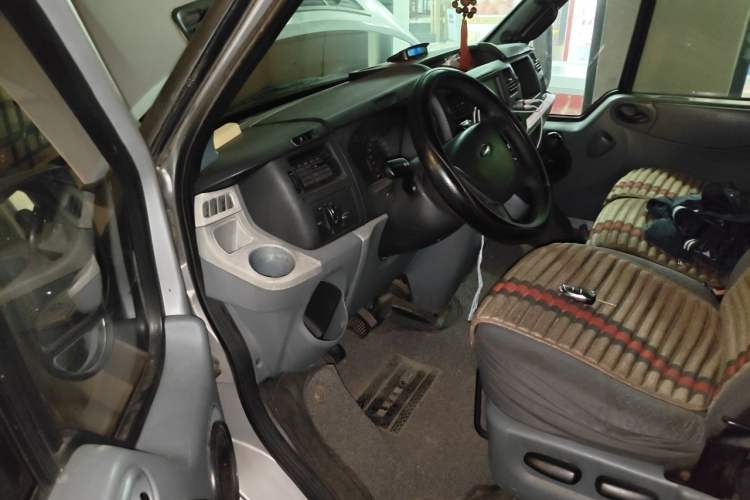 Used Ford Transit Custom 2009 2.4T Diesel Luxury Short Wheelbase Mid-Roof Emission Standard III Driver Seat