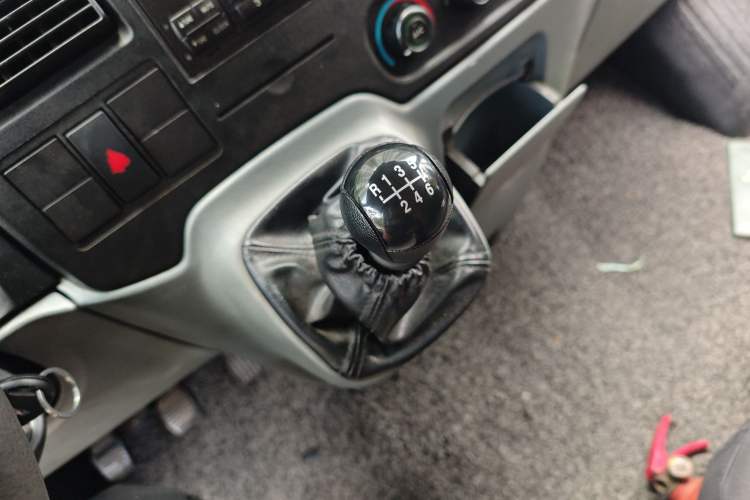 Used Ford Transit Custom 2009 2.4T Diesel Multi-Function Long Wheelbase Mid-Roof Emission Standard III Gear Lever