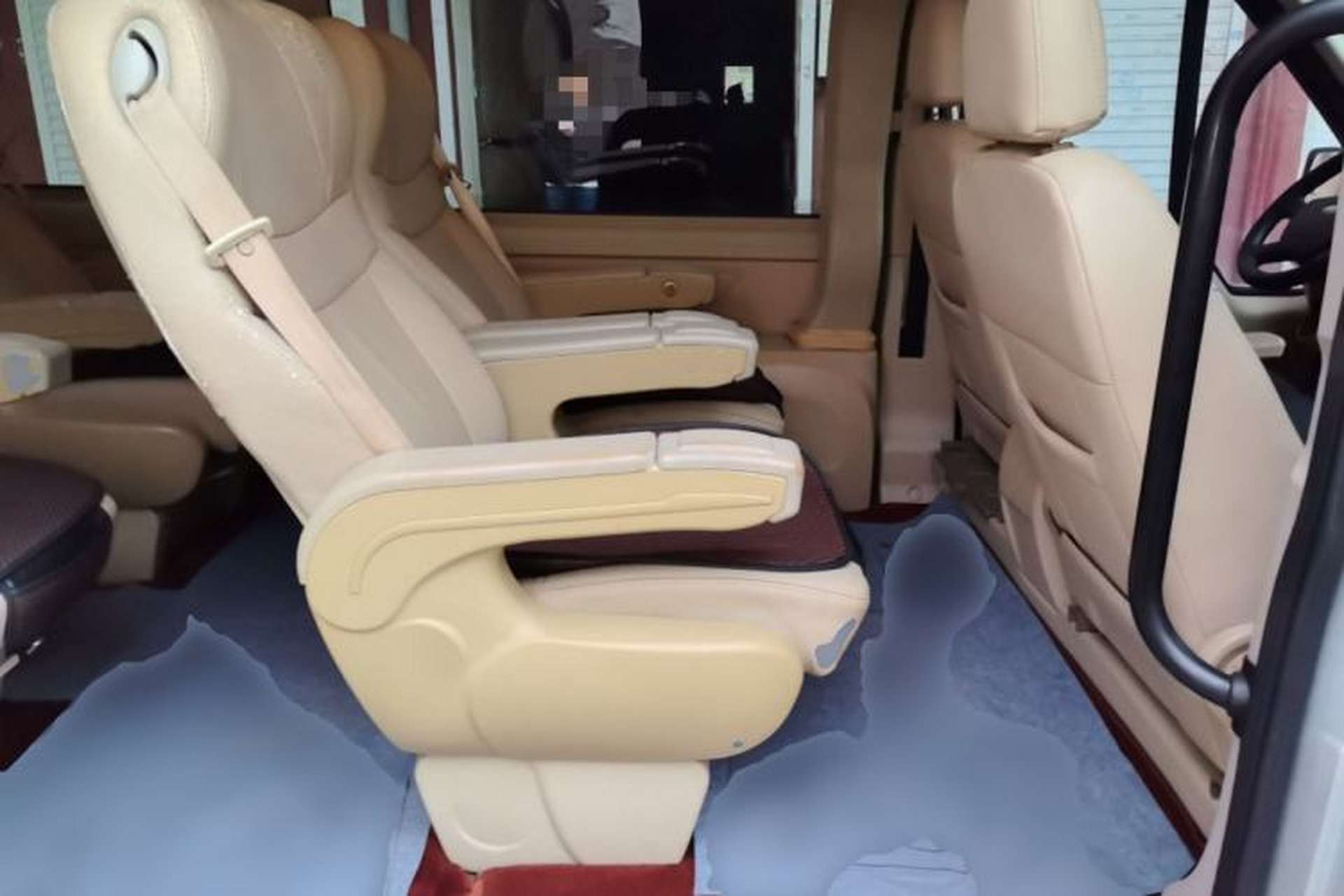 Used Ford Transit Custom 2009 2.4T Diesel Luxury Long-Wheelbase Mid-Roof Emission Standard III Left Rear Seat