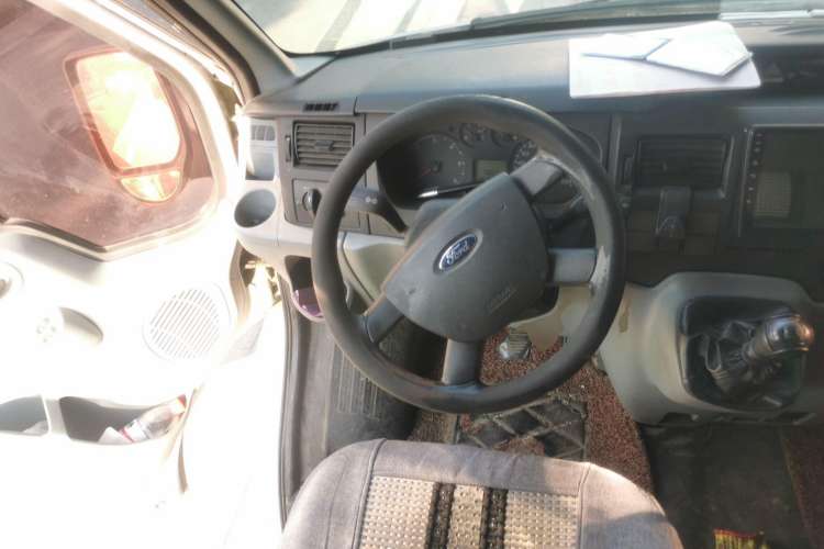 Used Ford Transit Custom 2009 2.4T Diesel Standard Version Short Wheelbase Mid-Roof China Stage III Steering Wheel