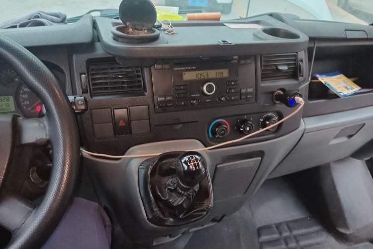 Used Ford Transit Custom 2009 2.4T Diesel Luxury Short Wheelbase Mid-Roof Emission Standard III Audio And AC Panel