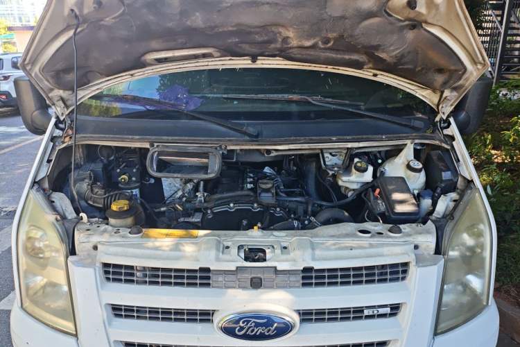Used Ford Transit Custom 2009 2.4T Diesel Standard Version Short Wheelbase Mid-Roof China Stage III Engine Bay
