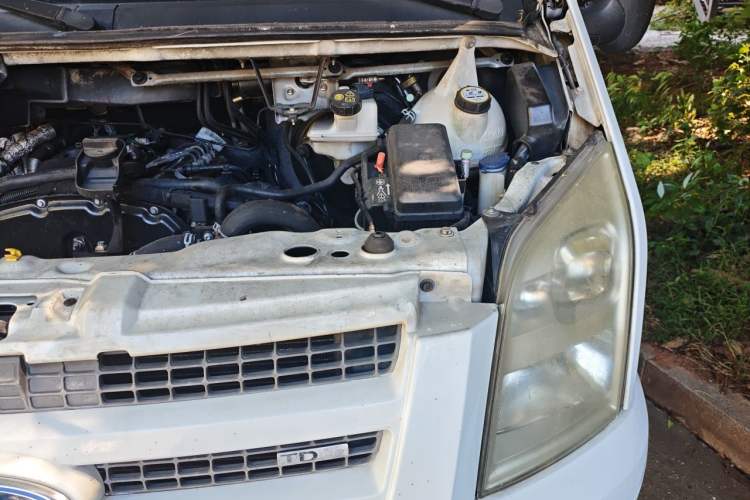 Used Ford Transit Custom 2009 2.4T Diesel Standard Version Short Wheelbase Mid-Roof China Stage III Engine Bay Left