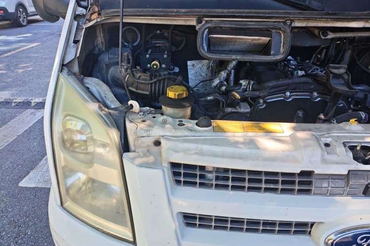 Used Ford Transit Custom 2009 2.4T Diesel Standard Version Short Wheelbase Mid-Roof China Stage III Engine Bay Right